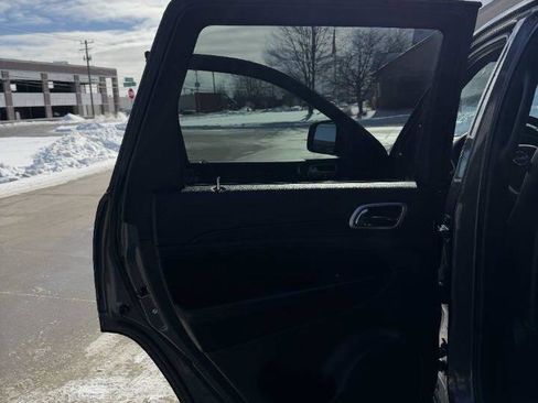 Used 2018 Jeep Grand Cherokee Altitude image 38