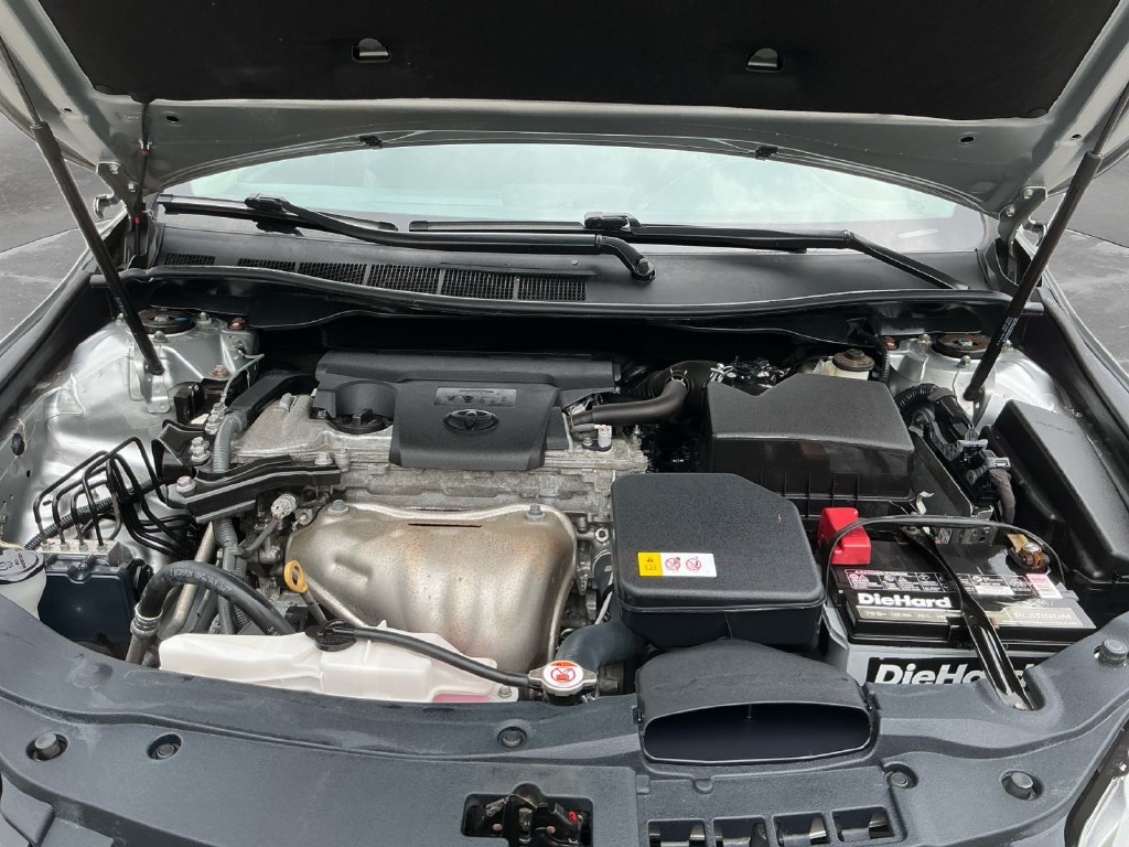Used 2017 Toyota Camry XSE w/ Moonroof Package FWD image 18