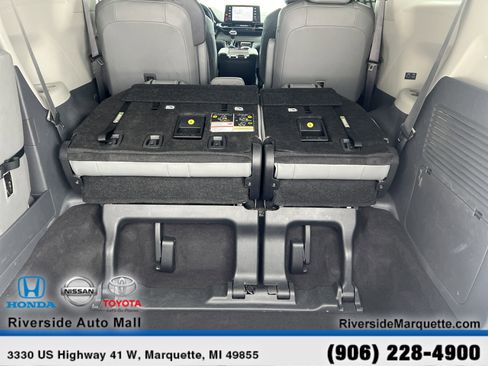 Used 2024 Toyota Sienna XLE image 8