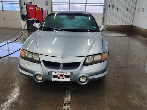Used 2003 Pontiac Bonneville SLE image 2