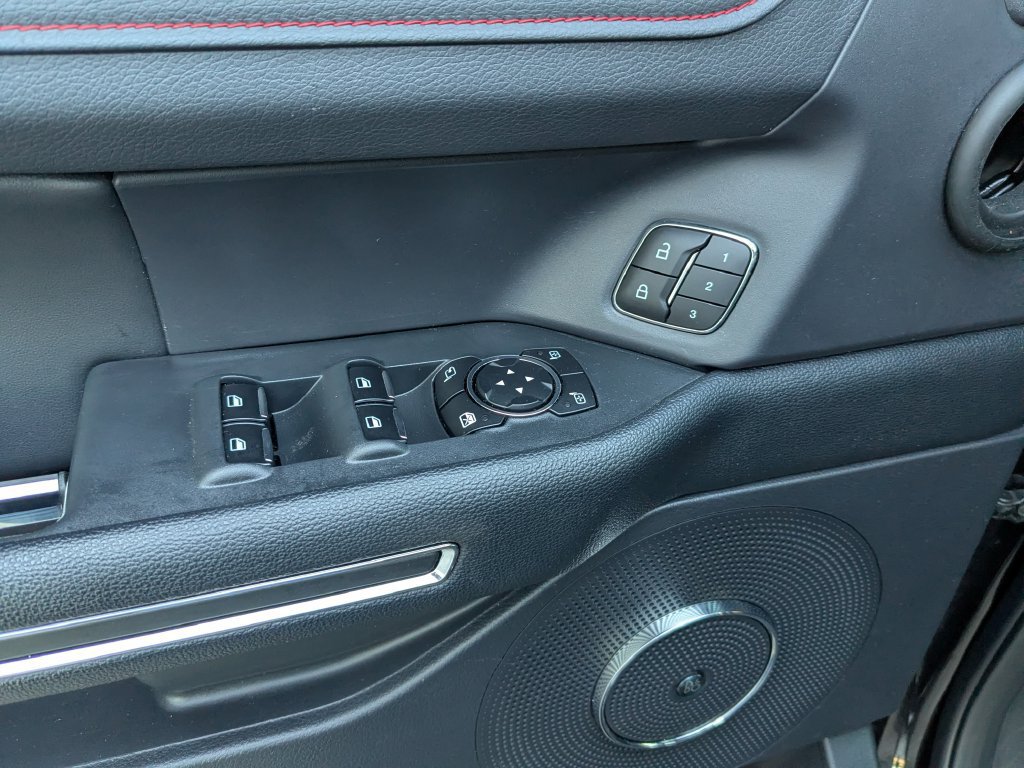 Used 2023 Ford Expedition Limited AWD/4WD image 27