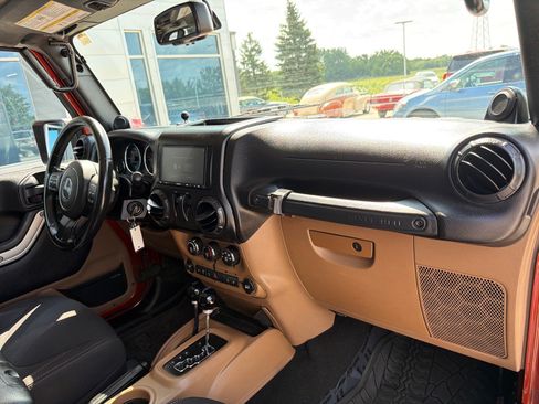 Used 2014 Jeep Wrangler Sahara w/ Connectivity Group AWD/4WD image 20