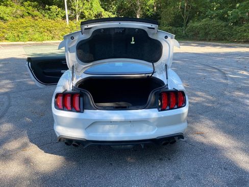 Used 2018 Ford Mustang GT Premium RWD image 39