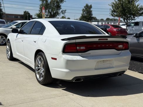 Used 2014 Dodge Charger SE image 5