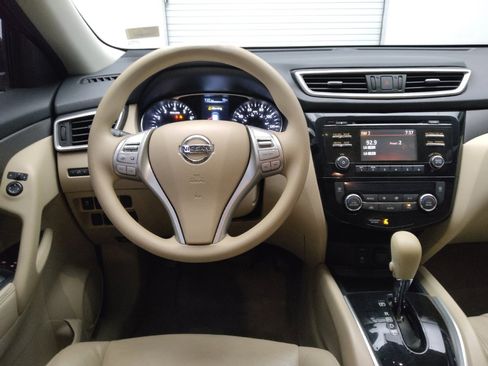 Used 2014 Nissan Rogue SV image 22