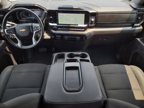 Used 2025 Chevrolet Silverado 2500 LT w/ Convenience Package AWD/4WD image 16