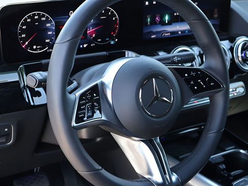 Certified 2026 Mercedes-Benz GLA 250 4MATIC image 18