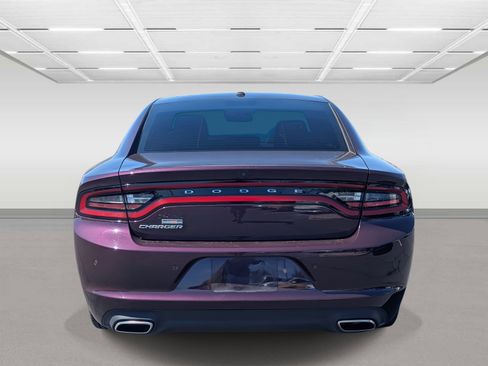 Used 2022 Dodge Charger SXT image 4