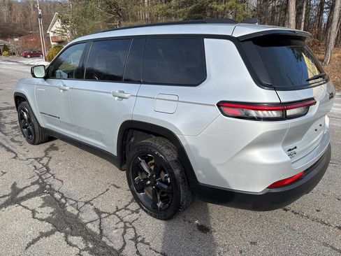 Used 2024 Jeep Grand Cherokee L Altitude image 5