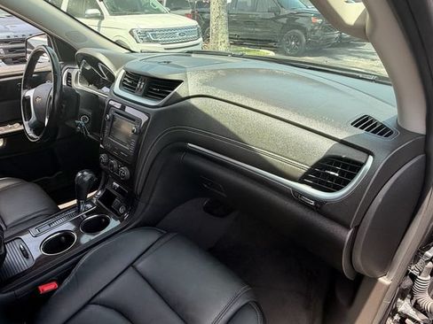 Used 2015 Chevrolet Traverse LT FWD image 18
