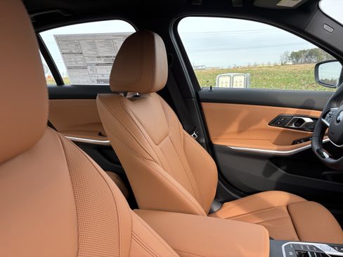 Used 2026 BMW 330i Sedan w/ Convenience Package image 21