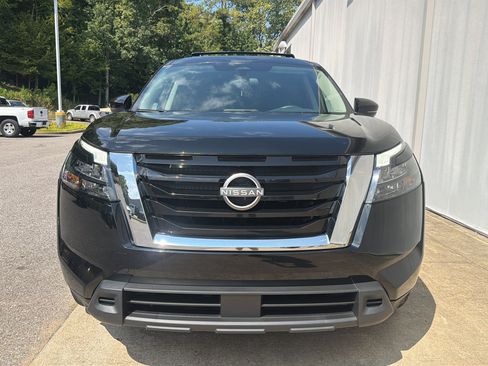 Used 2023 Nissan Pathfinder SV w/ SV Premium Package AWD/4WD image 5