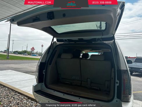 Used 2013 Cadillac Escalade Premium image 8