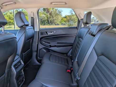 Used 2021 Ford Edge SEL w/ Convenience Package image 16