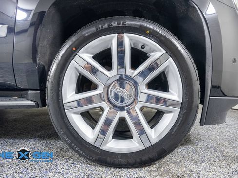 Used 2017 Cadillac Escalade Luxury AWD/4WD image 46