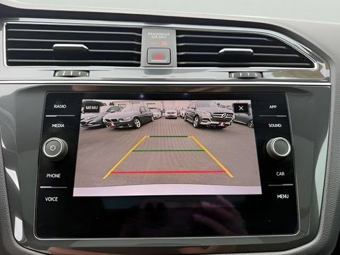 Used 2020 Volkswagen Tiguan SE R-Line AWD/4WD image 15