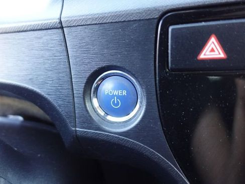 Certified 2016 Toyota Prius C Three image 19