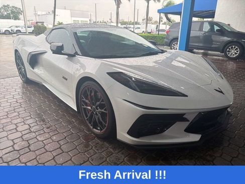 Used 2023 Chevrolet Corvette Stingray Premium Conv w/ Z51 Performance Package image 3