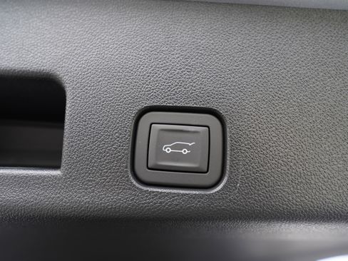 New 2026 Chevrolet Traverse LT w/ Midnight/Sport Edition FWD image 44
