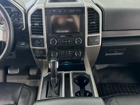 Used 2020 Ford F150 Lariat RWD image 17