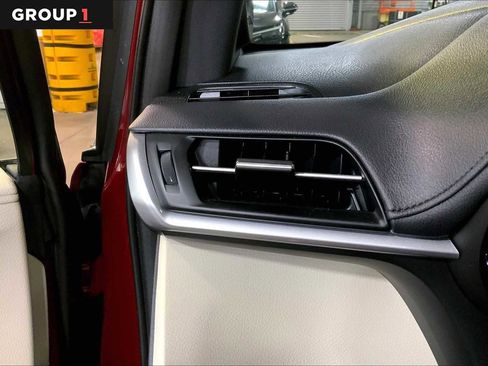 Certified 2022 Toyota Sienna Limited image 33