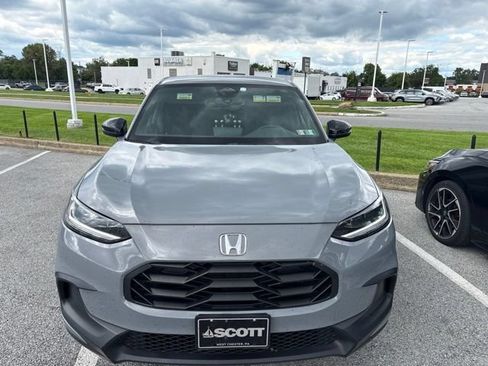 Used 2024 Honda HR-V Sport image 2