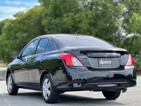 Used 2019 Nissan Versa S FWD image 7