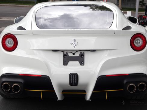 Used 2015 Ferrari F12 Berlinetta RWD image 4