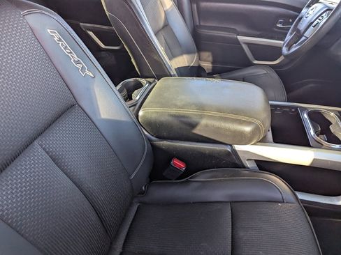 Used 2017 Nissan Titan PRO-4X image 10