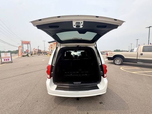 Used 2018 Dodge Grand Caravan GT FWD image 25