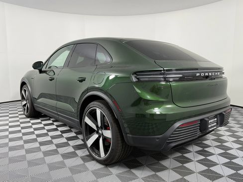 Certified 2025 Porsche Macan 4S Electric AWD/4WD image 3