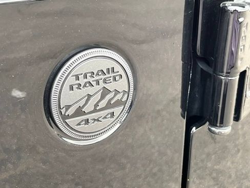 Used 2025 Jeep Gladiator Sport AWD/4WD image 29