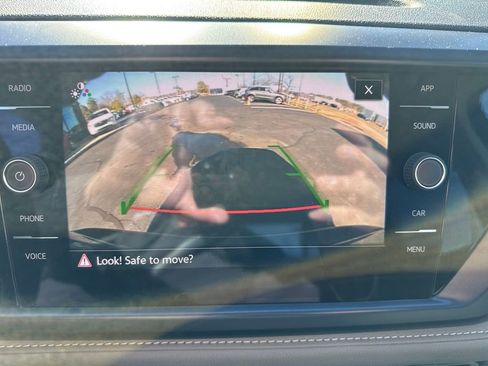 Used 2024 Volkswagen Taos SE image 24