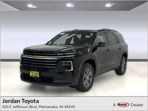 Used 2026 Chevrolet Traverse LT AWD/4WD image 1
