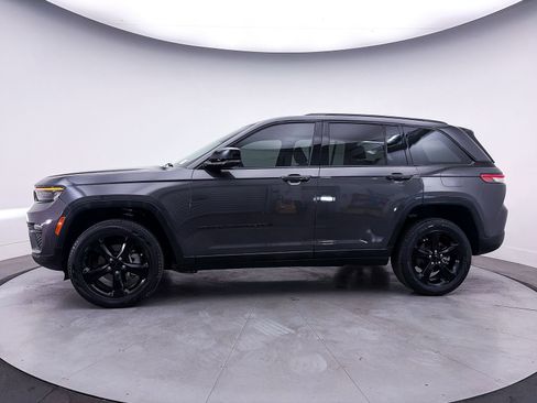 Used 2024 Jeep Grand Cherokee Limited w/ Black Appearance Package AWD/4WD image 42