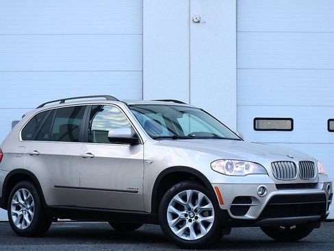 Used 2013 BMW X5 xDrive35i w/ Convenience Pkg image 1