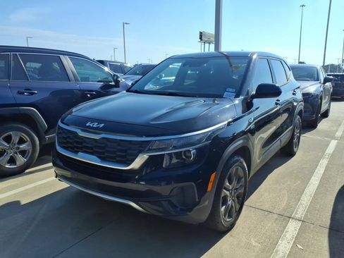 Used 2022 Kia Seltos LX AWD/4WD image 4