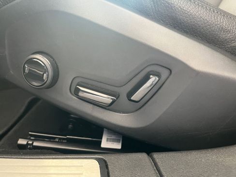 Used 2025 Volvo V60 B5 Cross Country Plus image 23