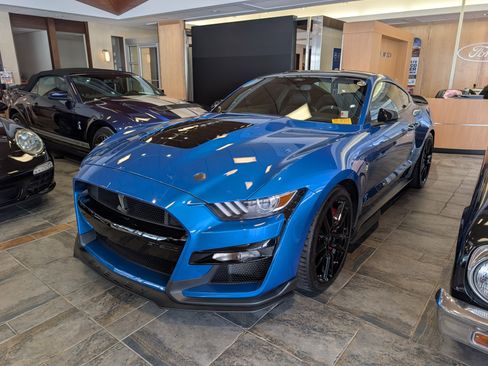 Certified 2021 Ford Mustang Shelby GT500 w/ Technology Package RWD image 2