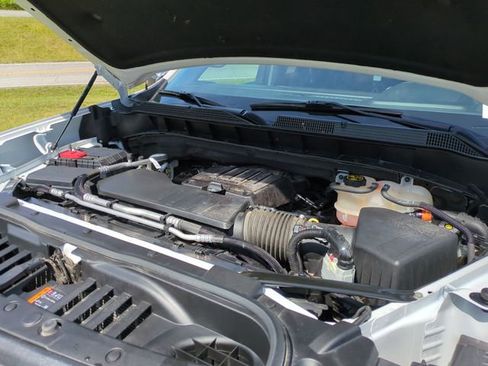 Used 2023 Chevrolet Silverado 1500 LT AWD/4WD image 25