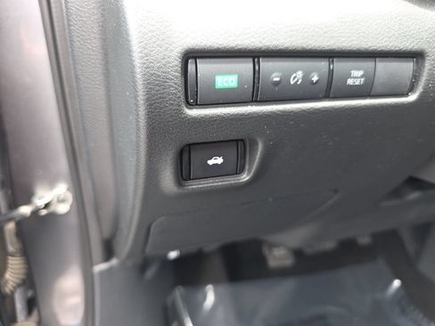 Used 2024 Nissan Sentra S FWD image 32