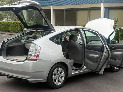 Used 2008 Toyota Prius Touring FWD image 5