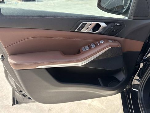 Used 2023 BMW X7 xDrive40i w/ Parking Assistance Package image 21