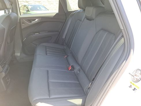 Certified 2023 Audi Q4 e-tron Premium Plus w/ Premium Plus RWD image 14