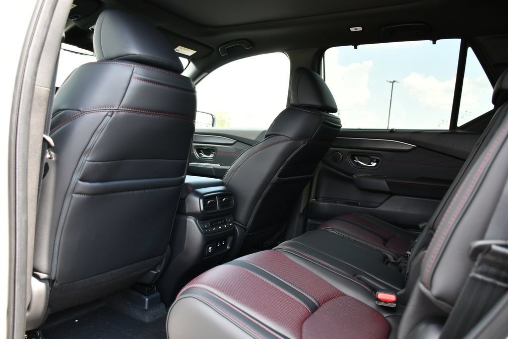 New 2026 Honda Pilot Black Edition image 23