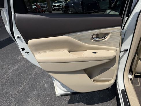 Used 2017 Nissan Murano Platinum w/ Platinum Technology Package AWD/4WD image 10