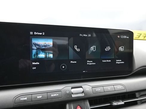 Used 2025 Kia K4 LXS image 19