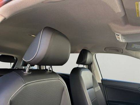 Used 2021 Volkswagen Tiguan SEL image 9