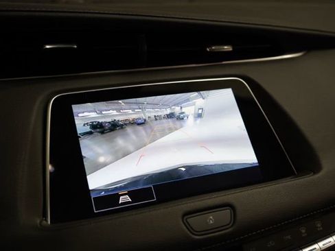 Used 2023 Cadillac XT4 Luxury w/ Cold Weather Package AWD/4WD image 27