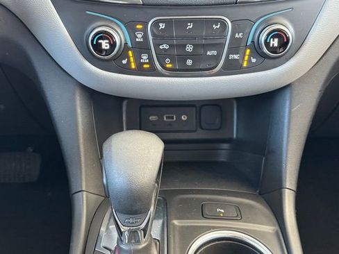 Used 2024 Chevrolet Equinox LT image 31